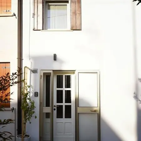 La Piccola Casa Di Via Ricotti Holiday home Castelguglielmo